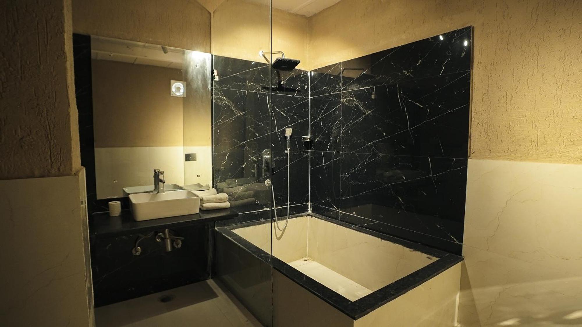 Gaj Resort, A Member Of Radisson Individuals Retreats Binewāl المظهر الخارجي الصورة